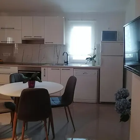 Appartement With Parking Space Kampor, Rab - 12273 *